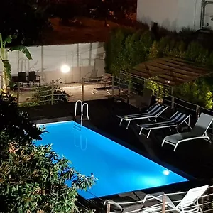 Gasthuis Il Giardino Di Flora Con Piscina